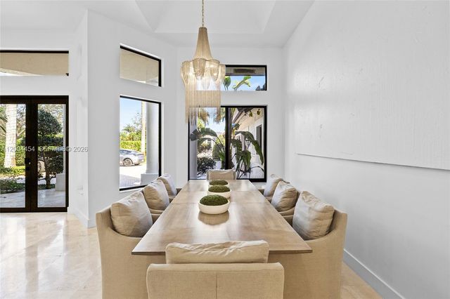 12000 NW 11th St, Plantation, FL 33323
