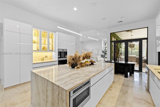 12000 NW 11th St, Plantation, FL 33323