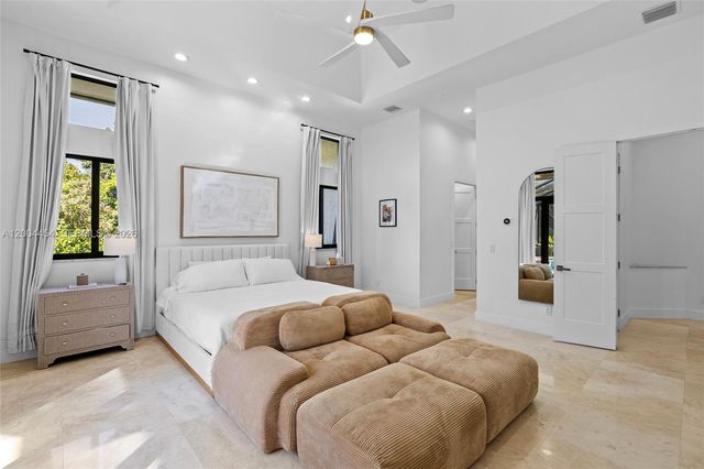 12000 NW 11th St, Plantation, FL 33323