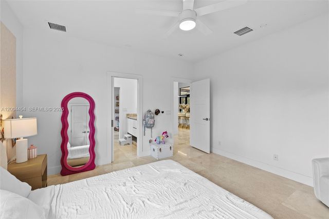 12000 NW 11th St, Plantation, FL 33323