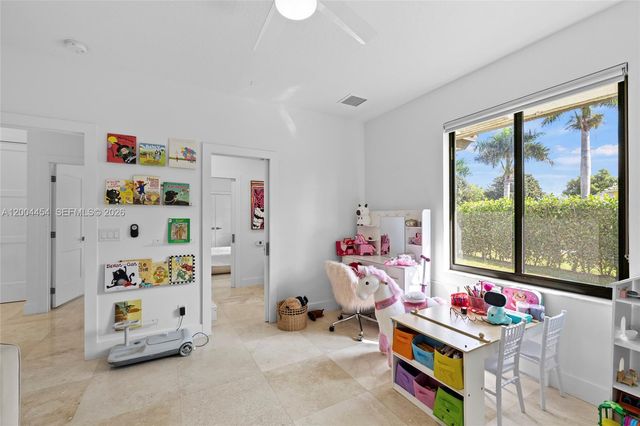 12000 NW 11th St, Plantation, FL 33323