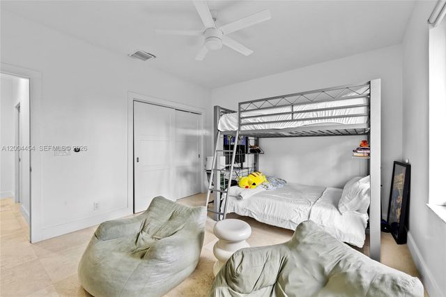 12000 NW 11th St, Plantation, FL 33323