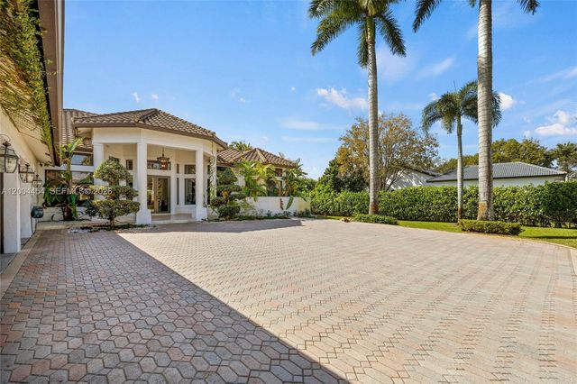 12000 NW 11th St, Plantation, FL 33323