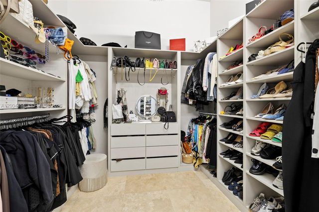 12000 NW 11th St, Plantation, FL 33323