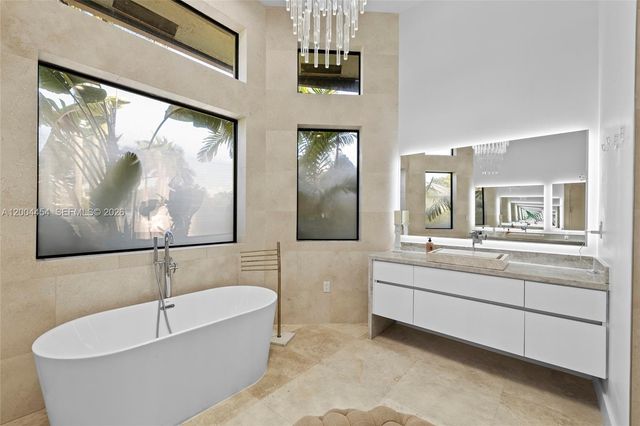 12000 NW 11th St, Plantation, FL 33323