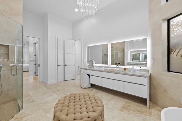 12000 NW 11th St, Plantation, FL 33323