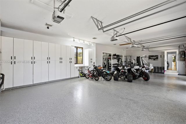 12000 NW 11th St, Plantation, FL 33323