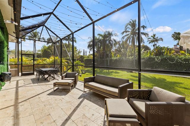 12000 NW 11th St, Plantation, FL 33323
