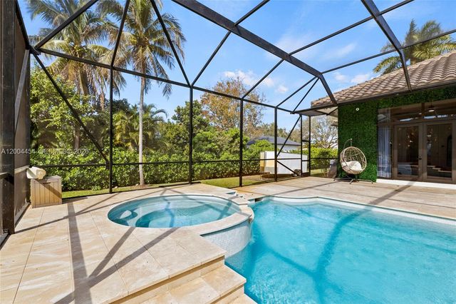 12000 NW 11th St, Plantation, FL 33323