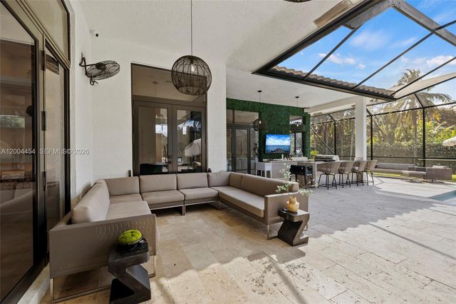 12000 NW 11th St, Plantation, FL 33323