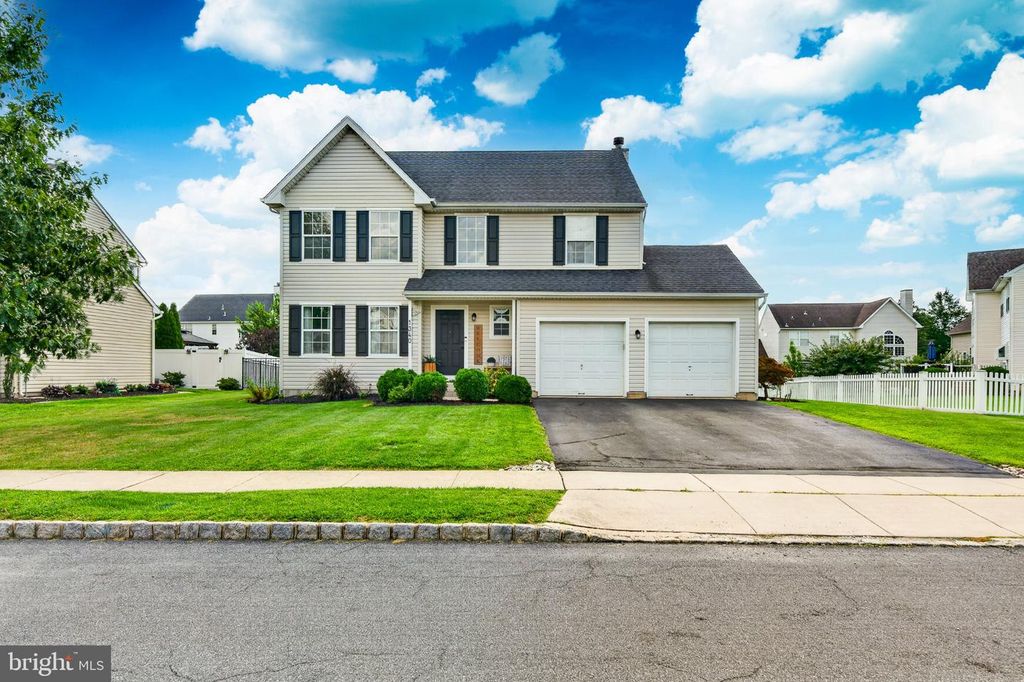 1340 WILDFLOWER WAY, QUAKERTOWN, PA 18951 — exterior