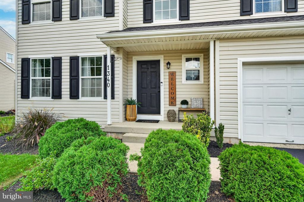 1340 WILDFLOWER WAY, QUAKERTOWN, PA 18951 — photo 2