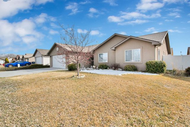 3015 Oakwood Drive, Grand Junction, CO 81504