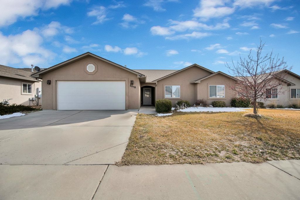 3015 Oakwood Drive, Grand Junction, CO 81504