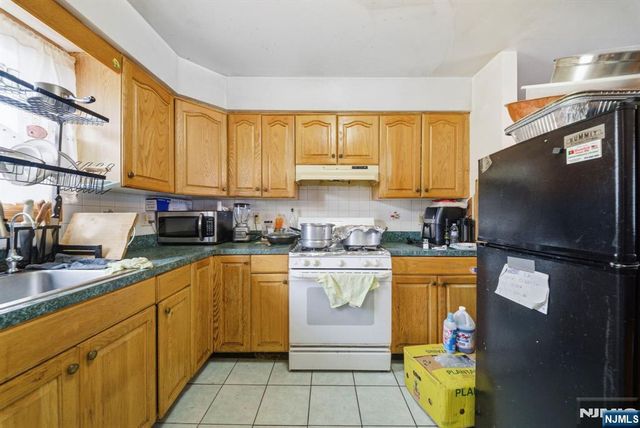 597 5th Street, Newark, NJ 07107