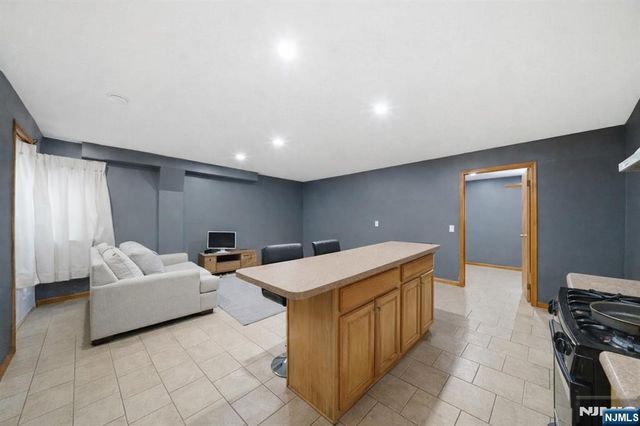 597 5th Street, Newark, NJ 07107