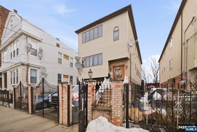597 5th Street, Newark, NJ 07107