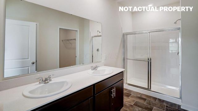 128 Vine Grove Drive, Circleville, OH 43113