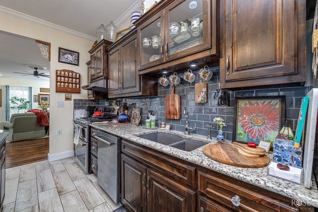 Image 14 of property listing at 223 S Jefferson St, San Angelo, TX 76901