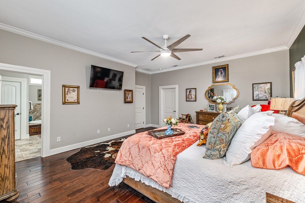 Image 18 of property listing at 223 S Jefferson St, San Angelo, TX 76901