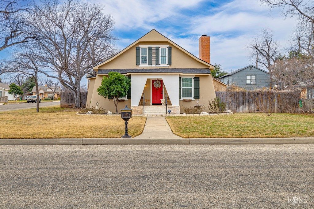 Image 2 of property listing at 223 S Jefferson St, San Angelo, TX 76901