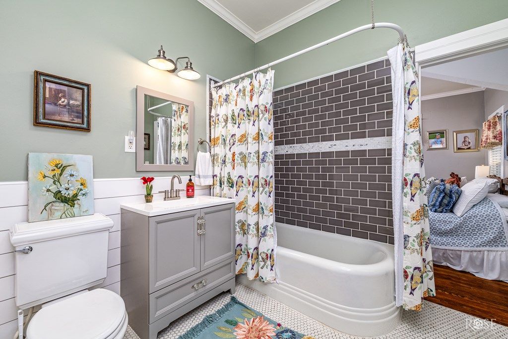 Image 25 of property listing at 223 S Jefferson St, San Angelo, TX 76901