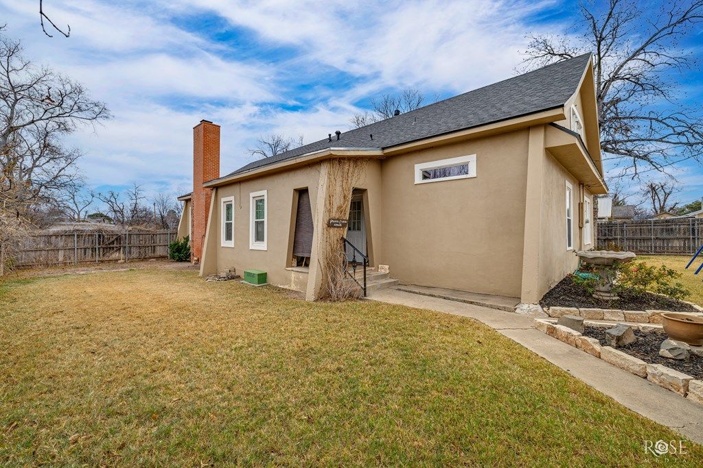 Image 36 of property listing at 223 S Jefferson St, San Angelo, TX 76901