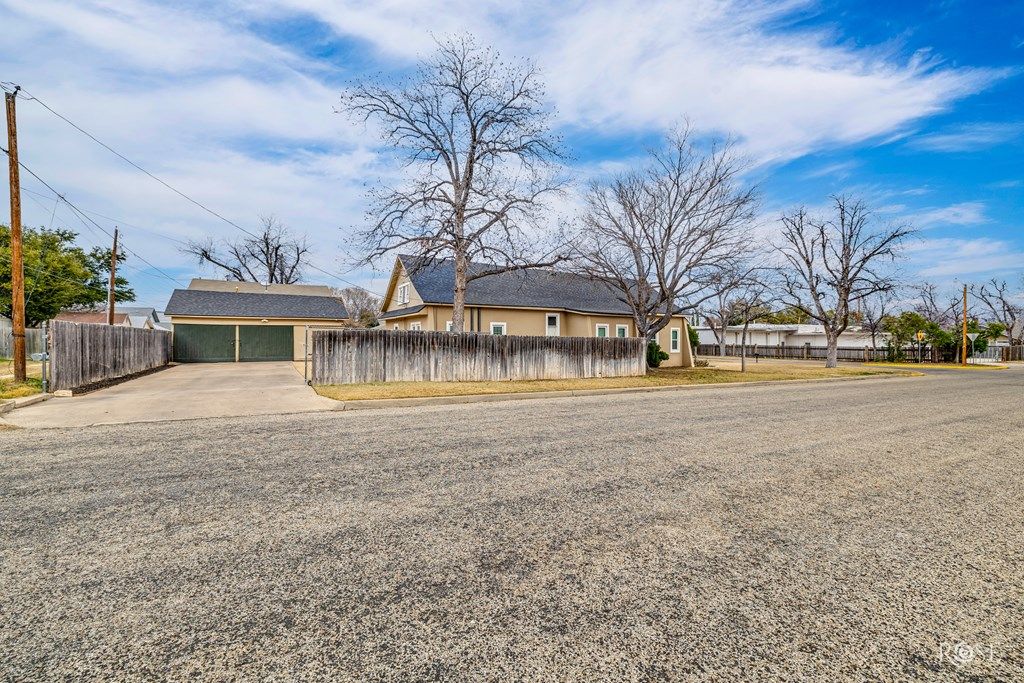 Image 40 of property listing at 223 S Jefferson St, San Angelo, TX 76901
