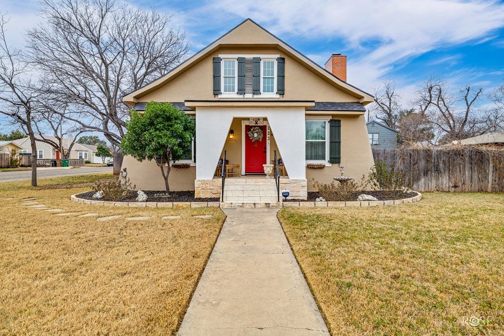 Image 6 of property listing at 223 S Jefferson St, San Angelo, TX 76901