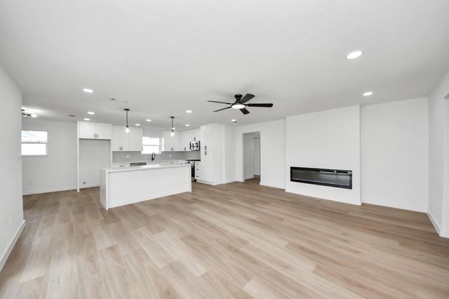 1007 Lindenwood Drive, Baytown, TX 77520