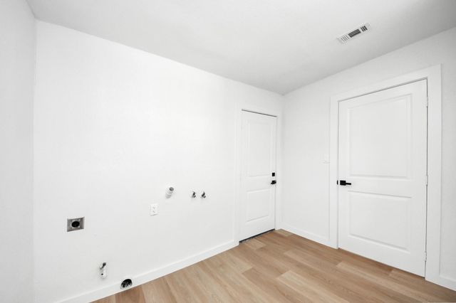 1007 Lindenwood Drive, Baytown, TX 77520