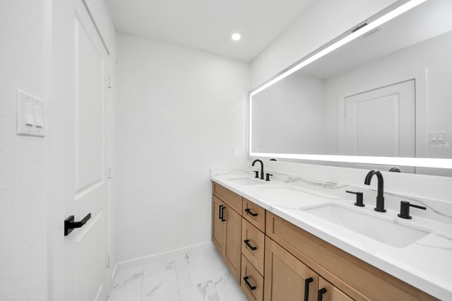 1007 Lindenwood Drive, Baytown, TX 77520