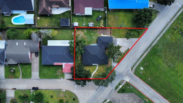 1007 Lindenwood Drive, Baytown, TX 77520