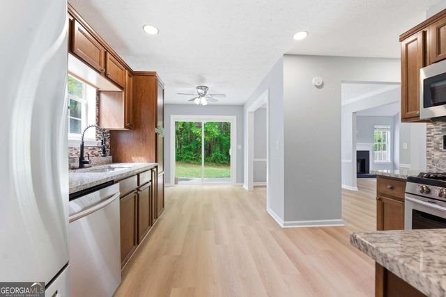 6581 Coventry Point, Austell, GA 30168