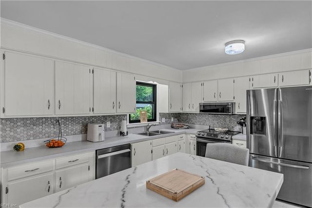 443 Putney LN, Newport News, VA 23602