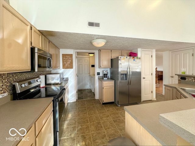 6246 Twin Creeks Drive, Indianapolis, IN 46268