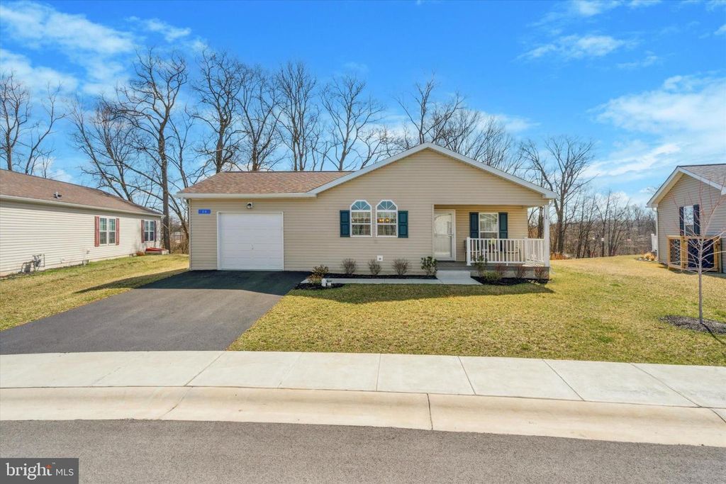 20 DAPHNE COURT, Douglassville, PA 19518