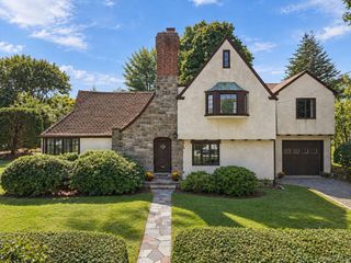 138 Knollwood Avenue, Mamaroneck, NY 10543