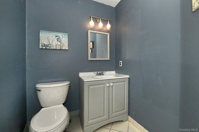 130 Commodore Circle, Port Jefferson Station, NY 11776