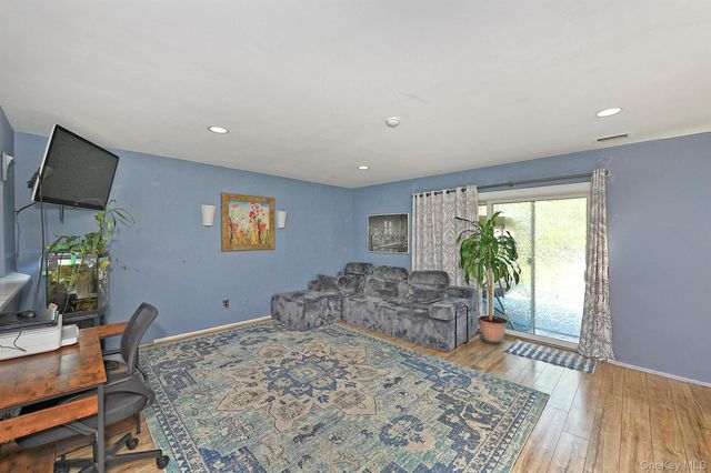130 Commodore Circle, Port Jefferson Station, NY 11776