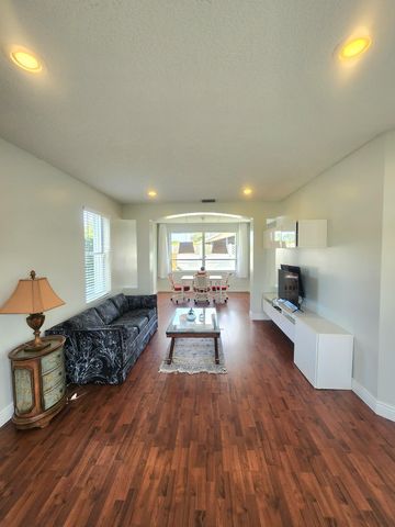 18860 La Costa Lane, Boca Raton, FL 33496