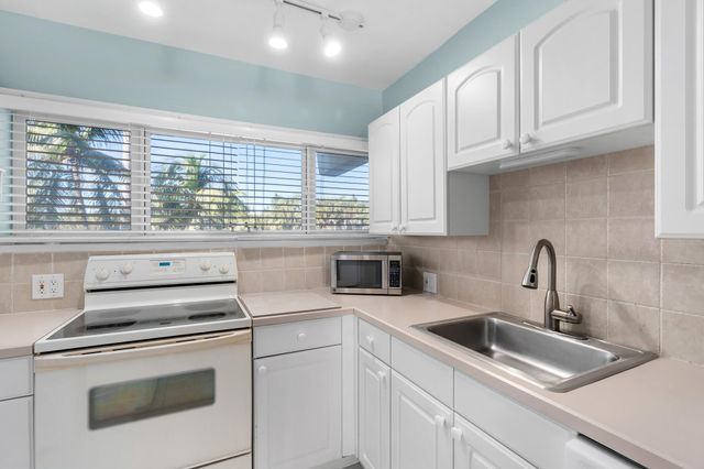 500 SE 21st Ave 308, Deerfield Beach, FL 33441