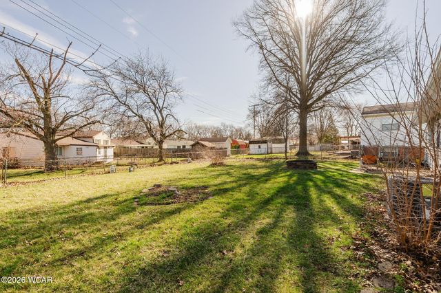 2126 N Metcalf Street, Lima, OH 45801