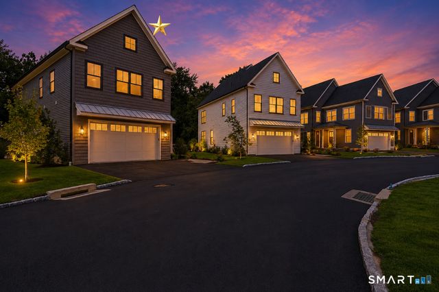 12 Argento Lane 12, Norwalk, CT 06851