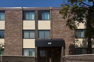 450 Raintree Court 2B, Glen Ellyn, IL 60137