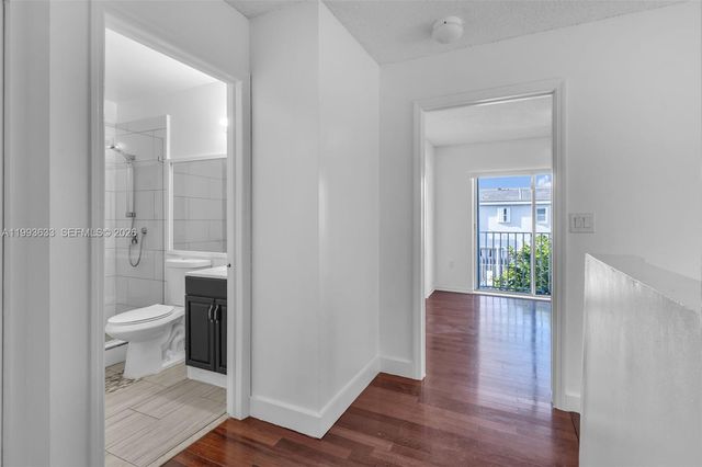 5240 NW 109th Ave 4, Doral, FL 33178