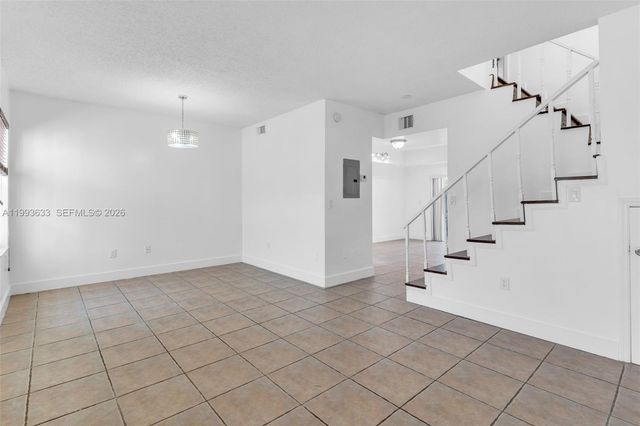 5240 NW 109th Ave 4, Doral, FL 33178