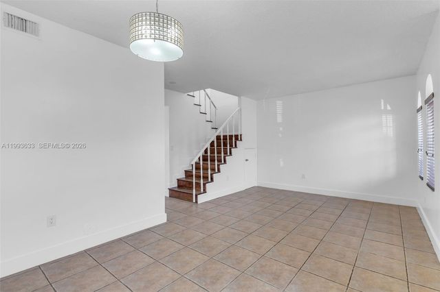 5240 NW 109th Ave 4, Doral, FL 33178