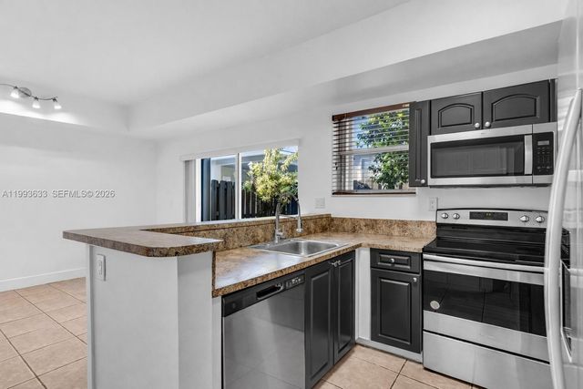 5240 NW 109th Ave 4, Doral, FL 33178