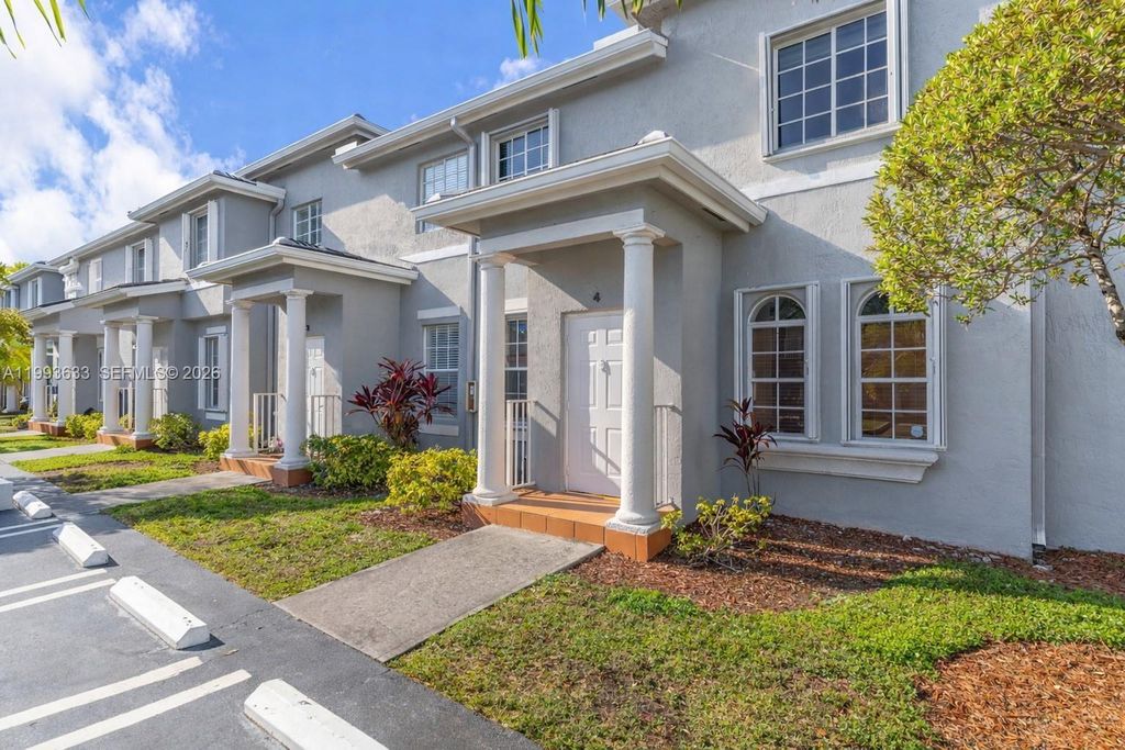 5240 NW 109th Ave 4, Doral, FL 33178